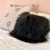 Maison Thuret - Coussin En Peau De Mouton Islandais Noir